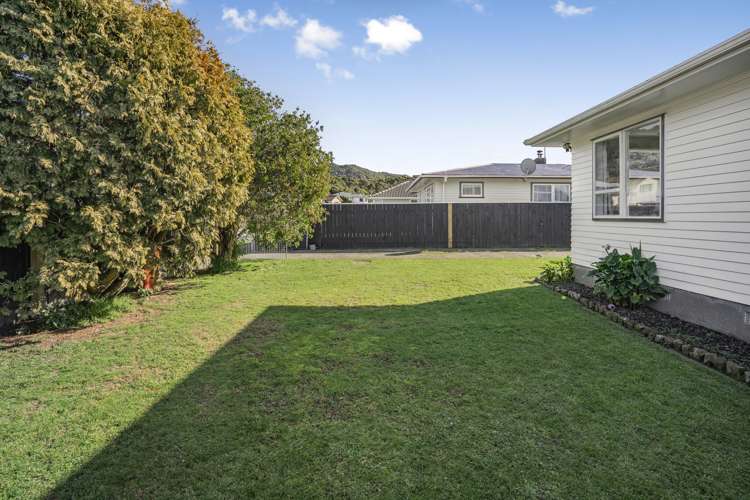 6 Kawatiri Grove Wainuiomata_10