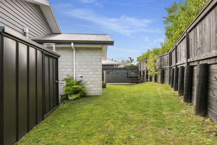 3 Ellesmere Close Pyes Pa_7