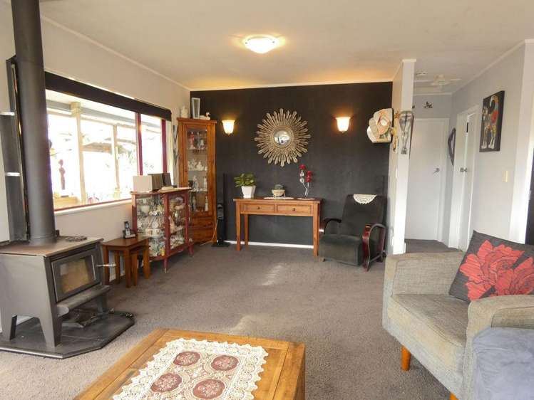 5 Te Whena Street Otaki Beach_6