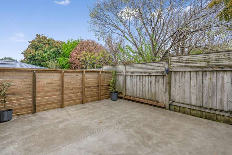 15A Rowe Parade Wainuiomata_19