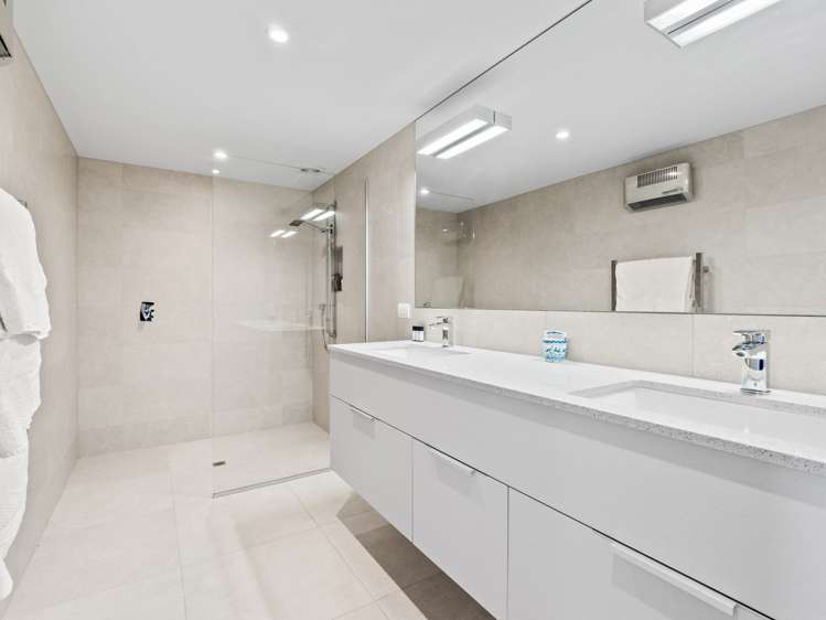 544 Peninsula Road Kelvin Heights_15