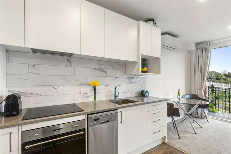 217/1a Soljak Place Mount Albert_13