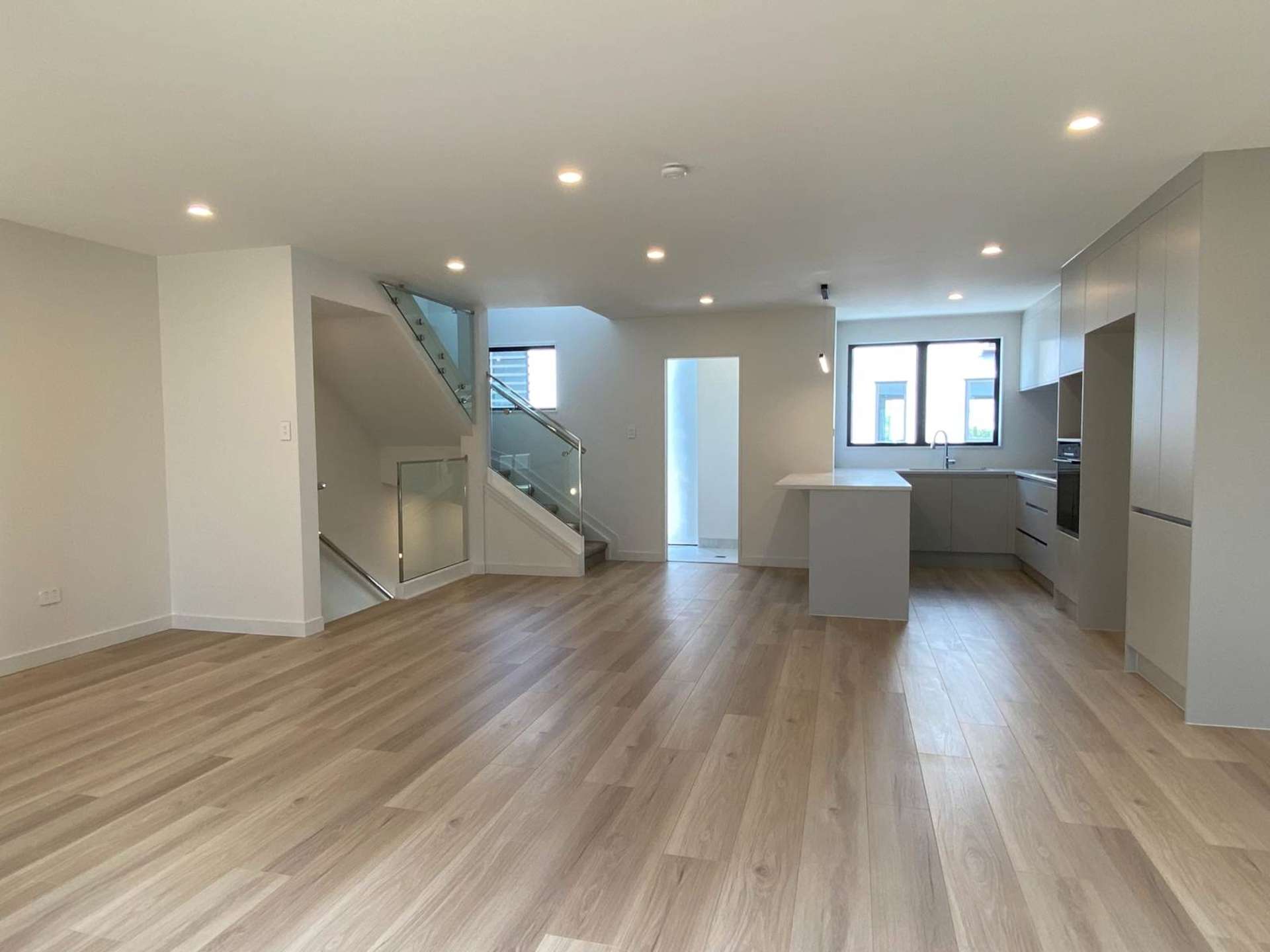 11/12 Onewa Road Northcote_0