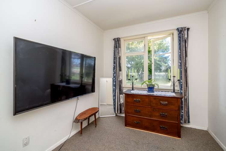 2752 Lake Ferry Road Pirinoa_8