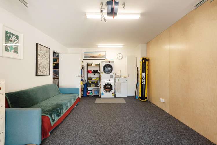 21 Erica Pabst Way Island Bay_12