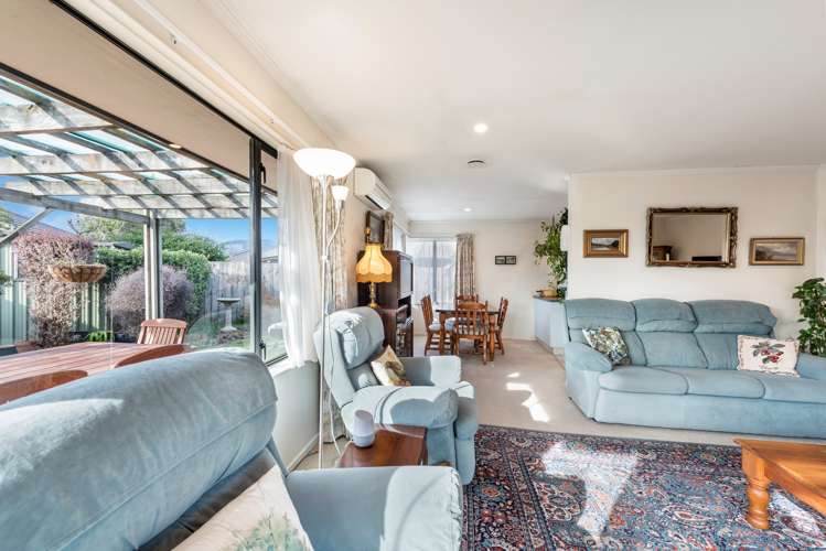 84 Aldinga Avenue Stoke_9