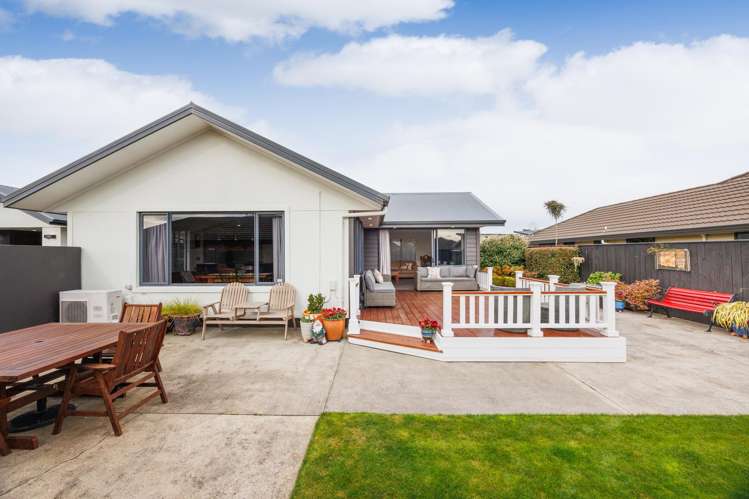 11 Majestic Way Kelvin Grove_16