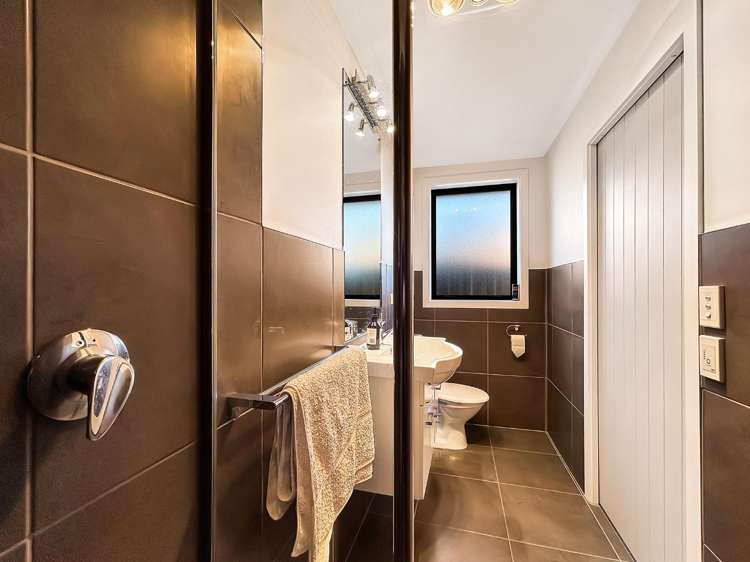 108 Brown Street 10551_14