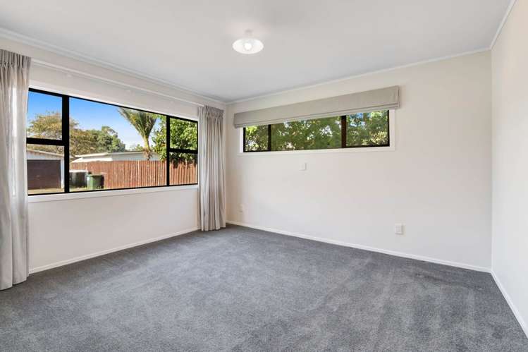 29 Parakai Avenue Parakai_32