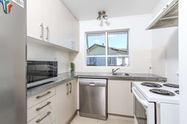 1/7 Almond Place Mount Wellington_10