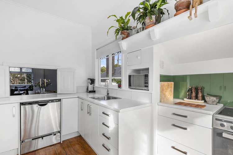 8 Friend Street Karori_7