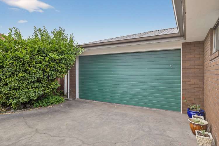 2/58a Daniels Road Redwood_13