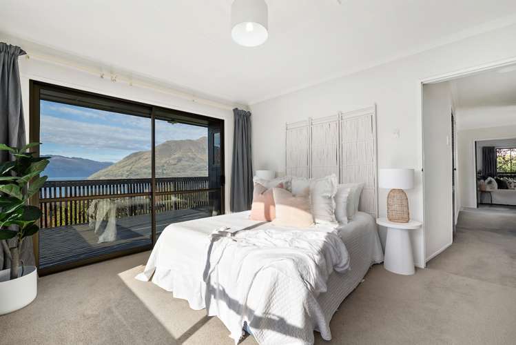 44 Wynyard Crescent Fernhill/Sunshine Bay_5