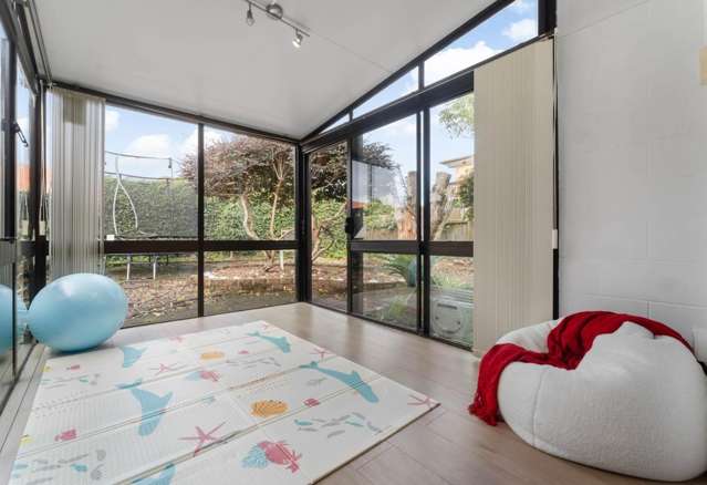 5/8 King George Avenue 1662_3