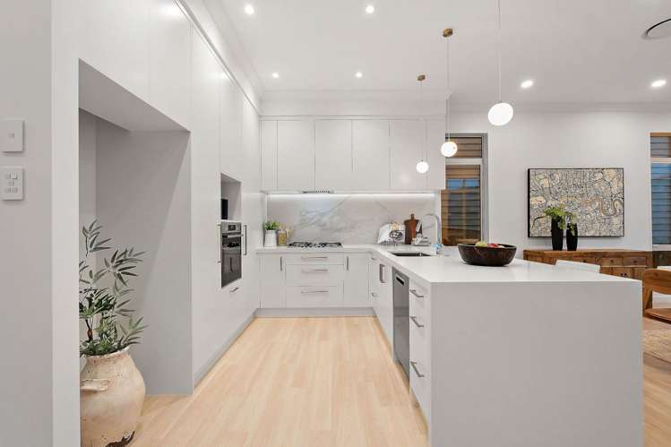 155 Bonair Crescent Silverdale_1