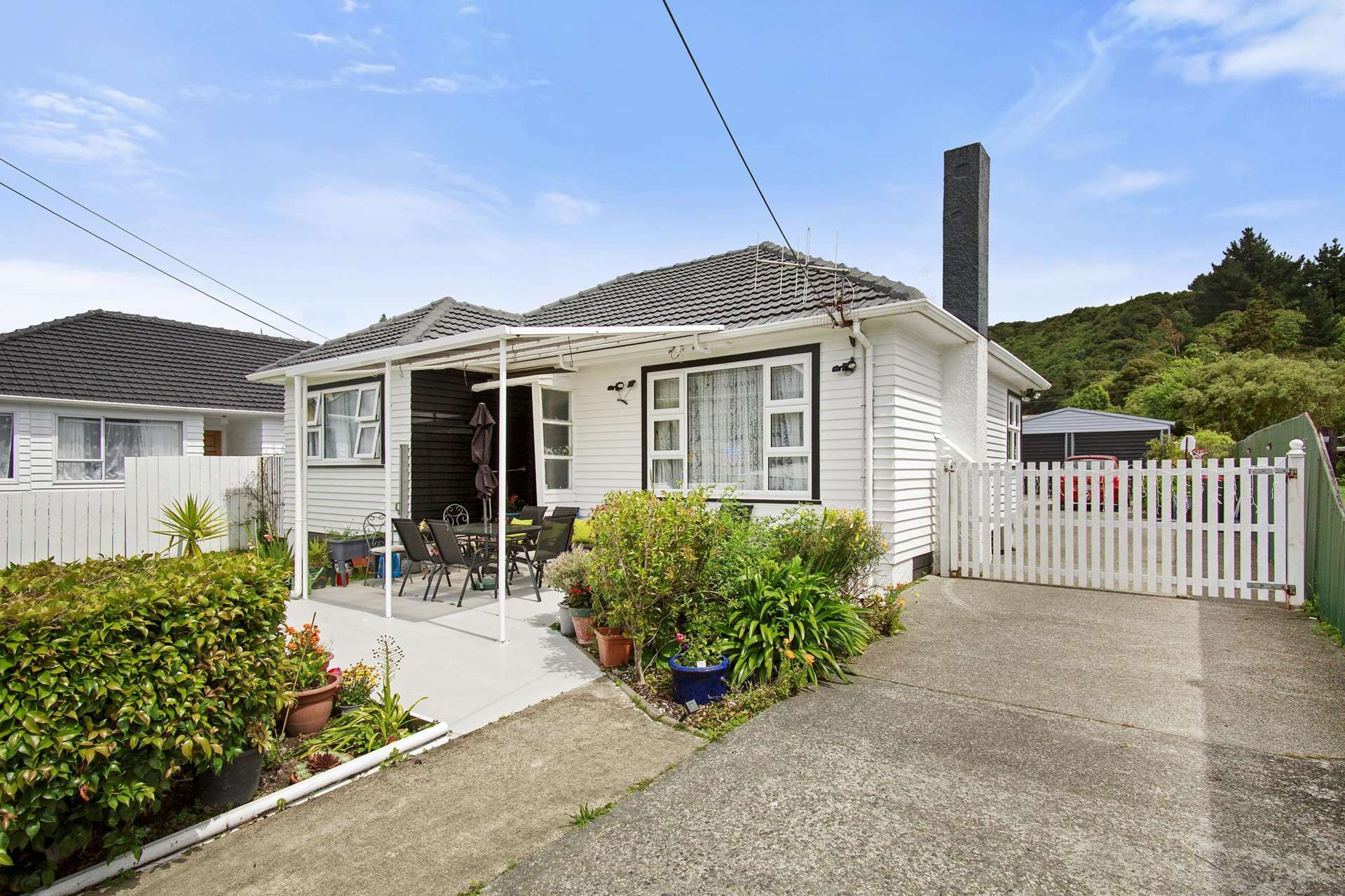 11 Wainuiomata Road Wainuiomata_0