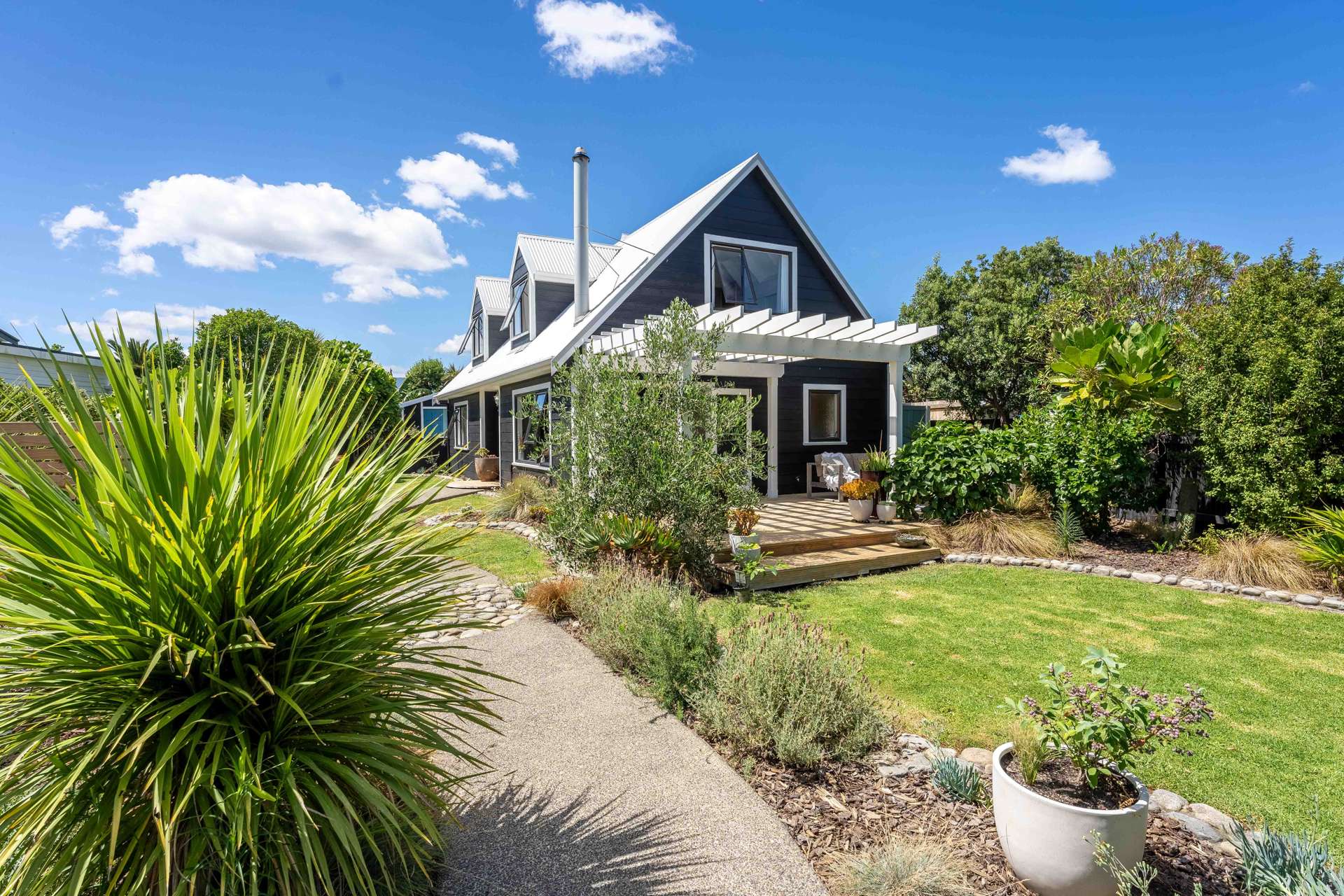 16 Ngapaki Street Waikanae Beach_0