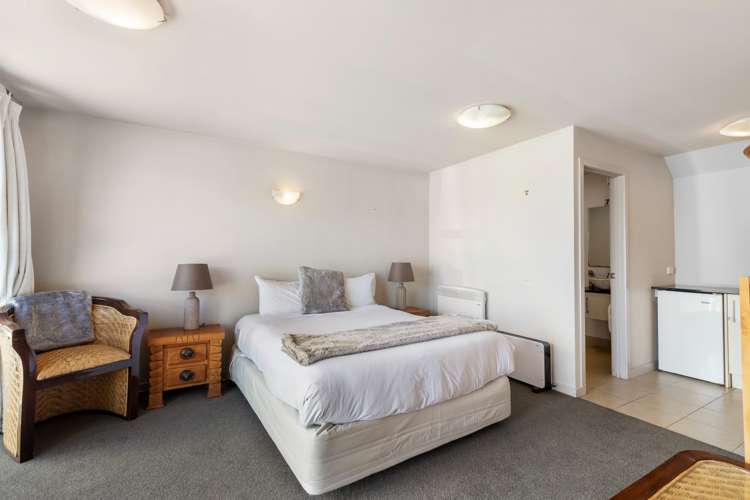 72 Wynyard Crescent Fernhill/Sunshine Bay_20