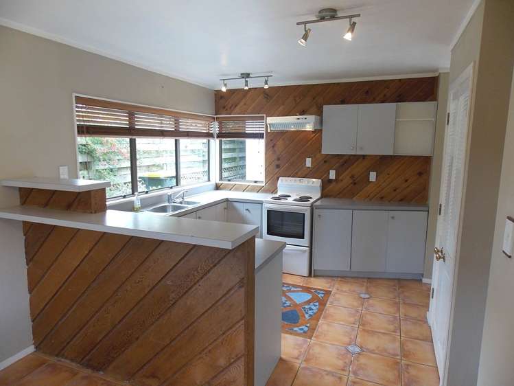 2/61 Clevedon Road Papakura_1