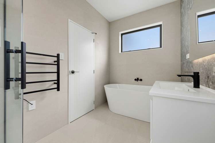 19 & 25 Wira Lane Silverdale_18