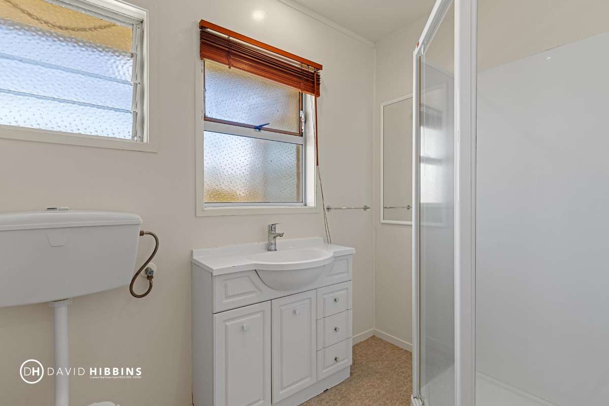 2/16 Mannering Place_4