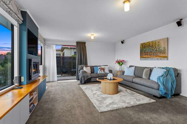 15 Tableau Place Totara Vale_4