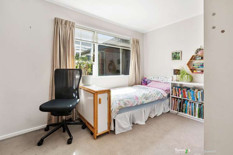 165a Queens Drive Lyall Bay_10
