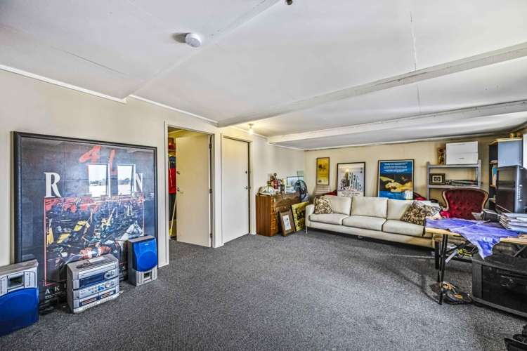 1/2 Westech Place Kelston_7