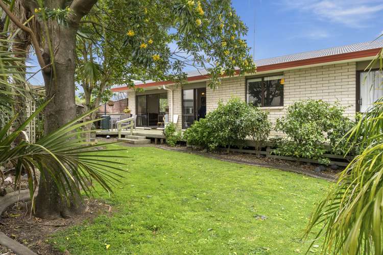 21 James Cook Drive Welcome Bay_13