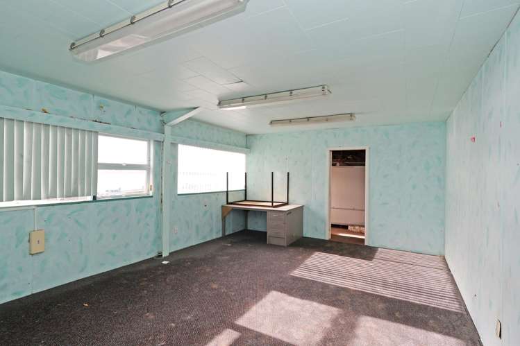 12 Foreshore Road Bluff_12