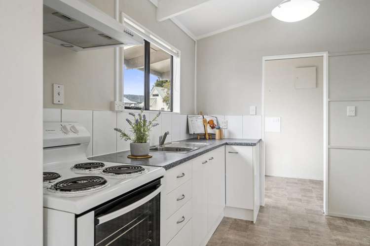 20 Milton Grove Owhata_7