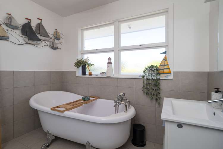 81 Alford Forest Road Allenton_13