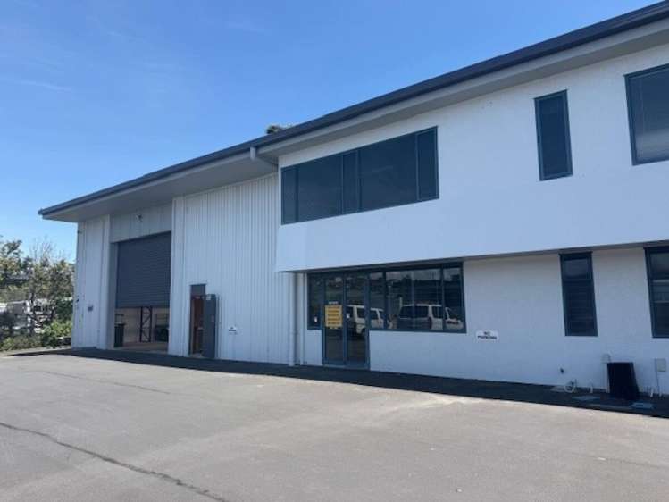 Unit 1,77  Porana Road Wairau Valley_2