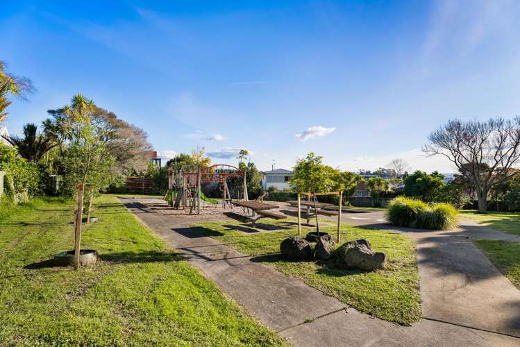 8 Tirotai Crescent Westmere_17