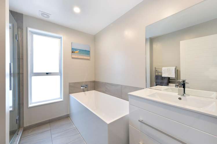 19 Gibson Drive Hornby_12