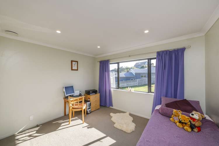 9 Logan Grove Feilding_23