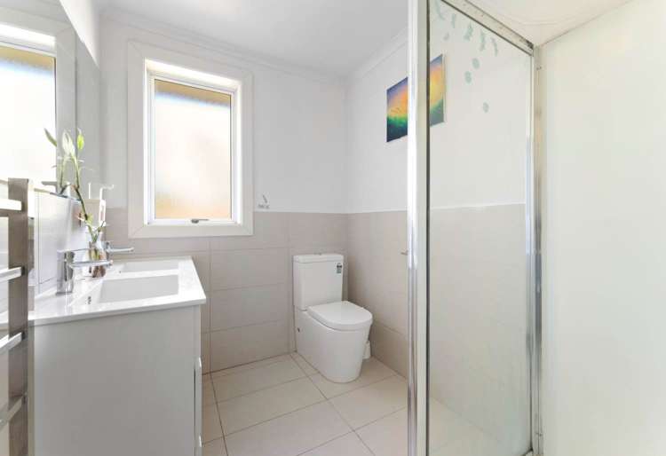 124 Edmonton Road Te Atatu South_12