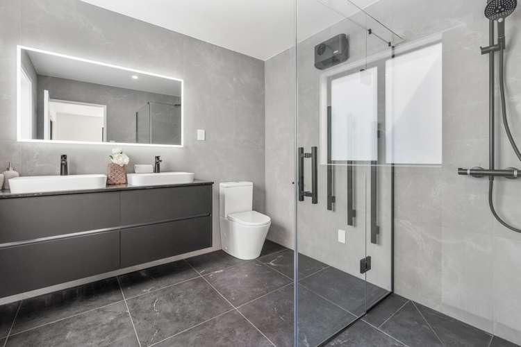 8 Kikorangi Drive Wainui_20