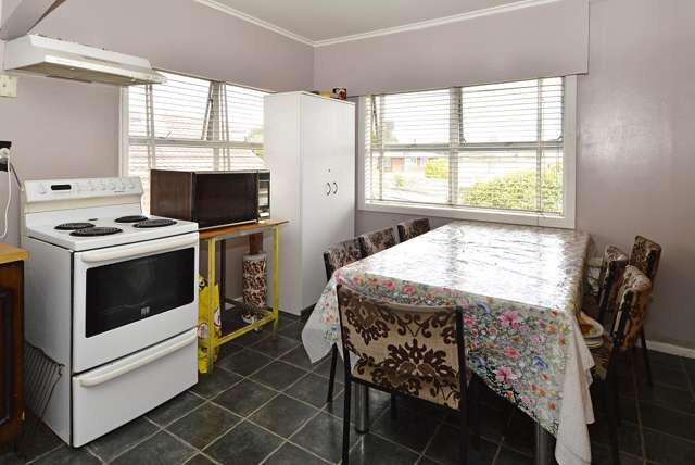 2 Clayton Avenue Otara_4