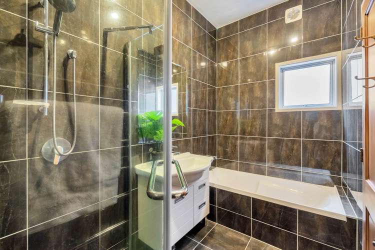 16a Honeysuckle Lane Mairangi Bay_16