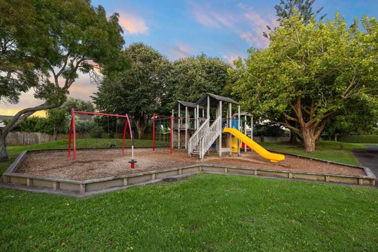 1&2/110 Celtic Crescent Ellerslie_29