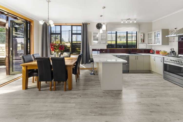 245 The Coastal Highway Redwood Valley_11