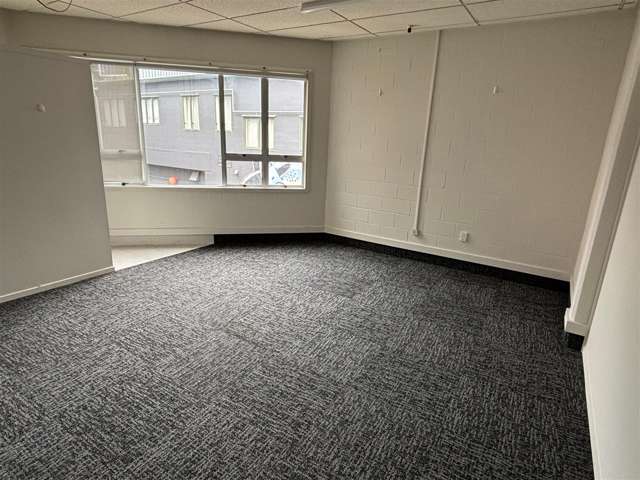 Suite 7, 114-130 Alexandra Street Hamilton Central_2