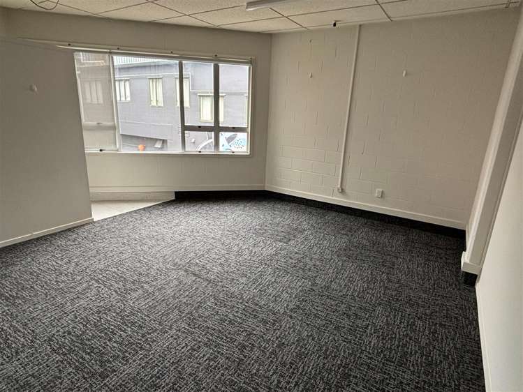 Suite 7, 114-130 Alexandra Street Hamilton Central_2