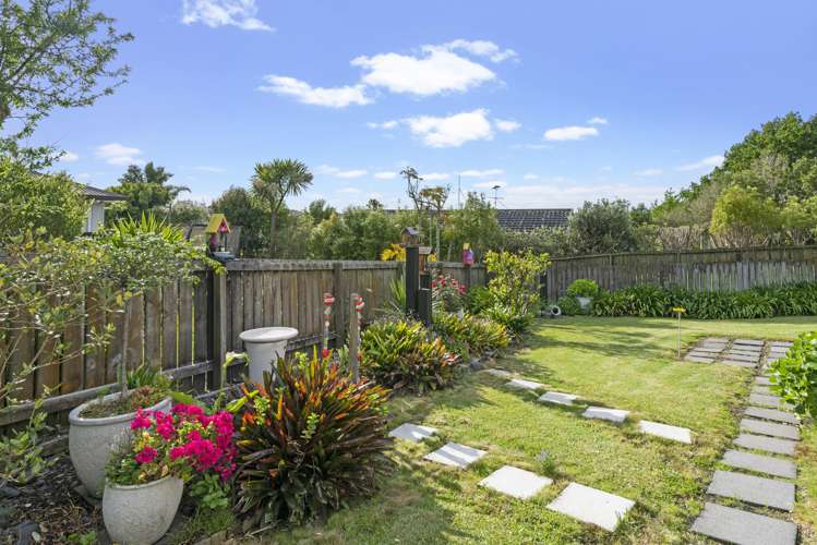 15 Jelas Road Red Beach_13