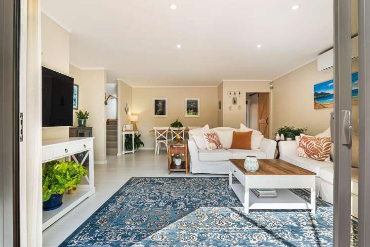 3/3 Marie Avenue Red Beach_7