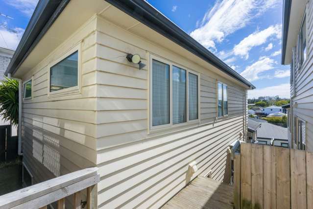 33b Cockayne Crescent Sunnynook_3