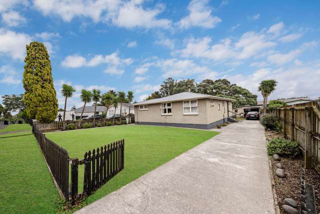 675m² Freehold with Brick and Tile