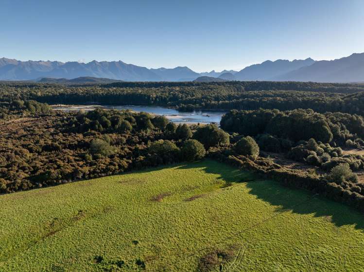 1223 Manapouri Te Anau Highway Manapouri_14