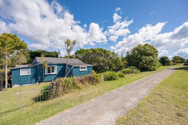 Idyllic Coastal Charm!